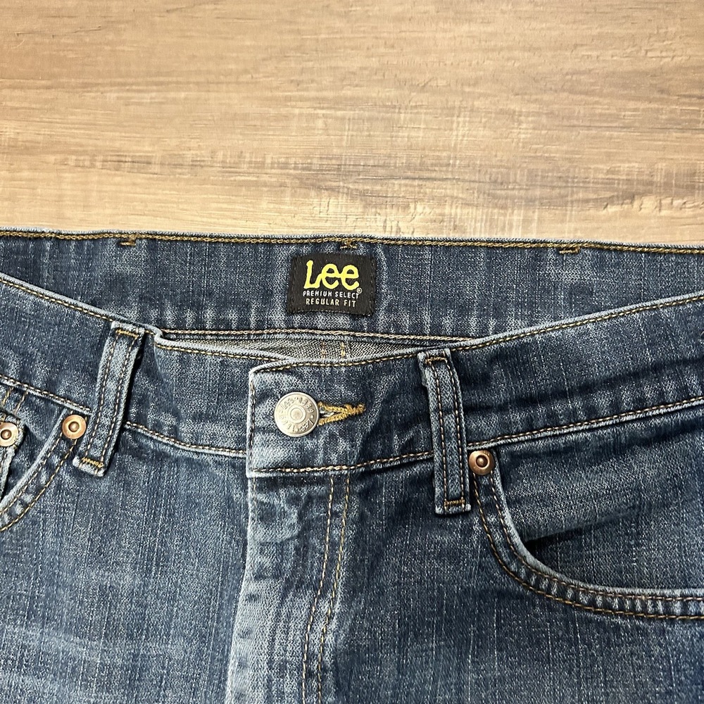 Lee Men's Blue Denim Jean 33x29.5 Straight Premium Select Regular Fit Distressed - Picture 8 of 8